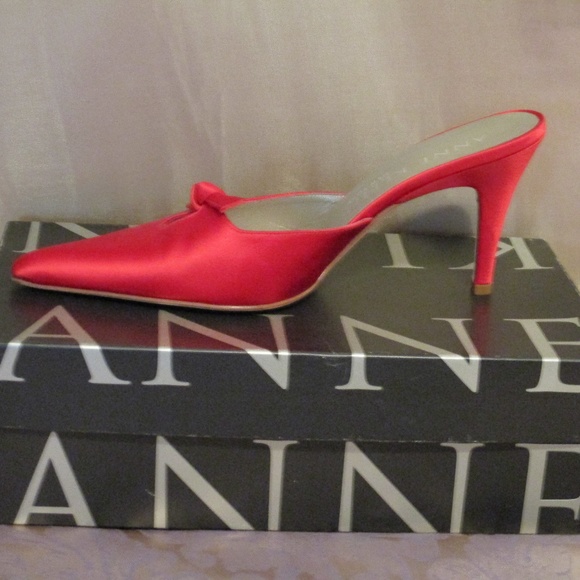 RED SATIN MULE - Picture 6 of 7